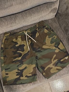 New Era Camo Shorts - Size XL